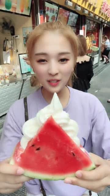 网红吃瓜小姐姐视频,网红吃瓜小姐姐带你揭秘娱乐圈幕后真相