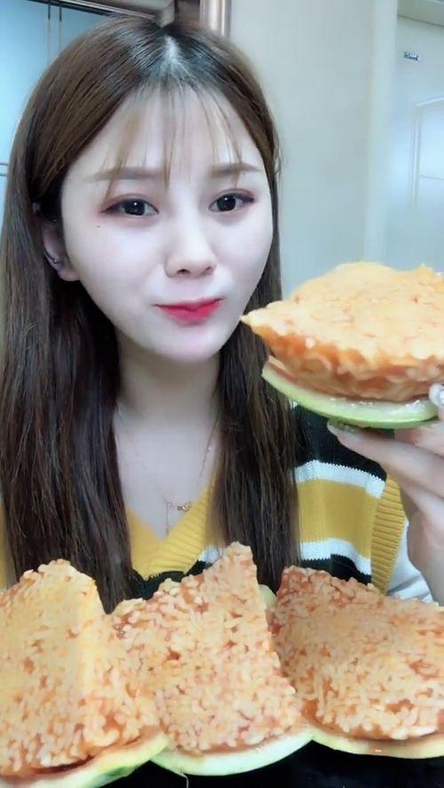 网红吃瓜小姐姐视频下载,揭秘幕后花絮与热门话题