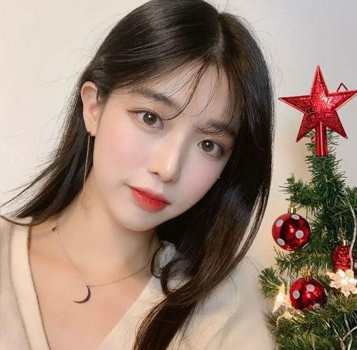 抖音网红最新吃瓜女,揭秘网红圈幕后故事！”